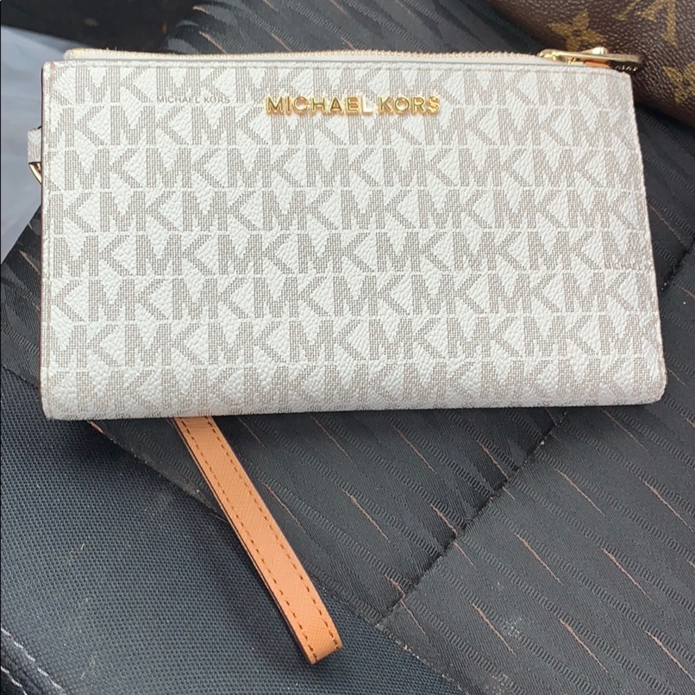 Wristlet